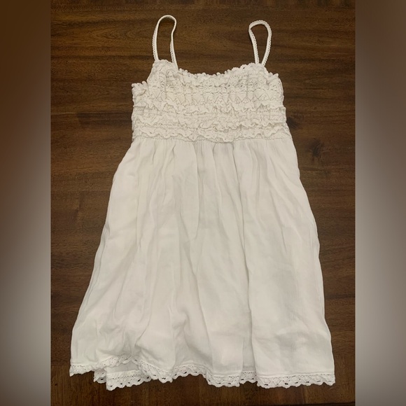 American Eagle Outfitters Dresses & Skirts - American Eagle Dress Women’s Medium White Mini Dress Ruffles Sleeveless